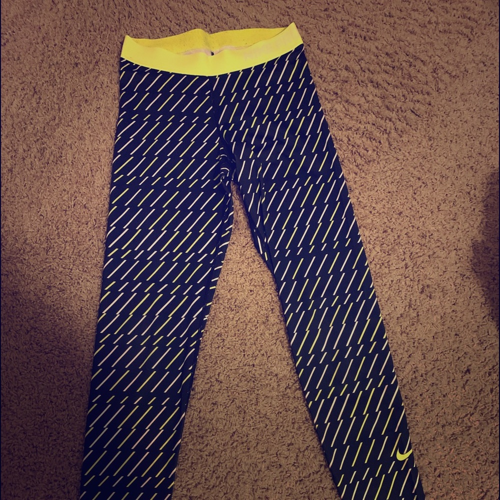 Nike Pro Women’s Leggings Lime Green and Black
